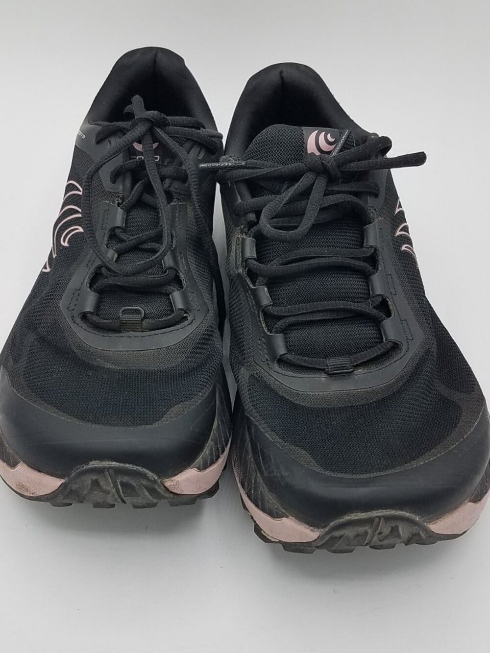 Topo Athletic MTN Racer 3 Sneakers Womens 7.5 Vibram Road Shoes Black Mauve